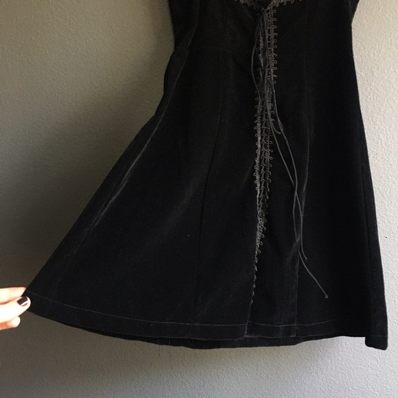 NEW Velvet Lace Up Square Neck Dresss - Picture 5 of 5